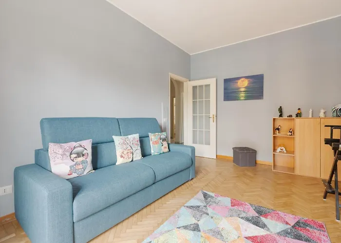 Appartamento Guesthost - Unimi & Politecnico Roomy With Balcony