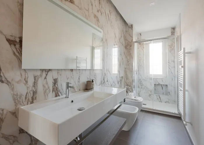 Guesthost - Comfy Family In