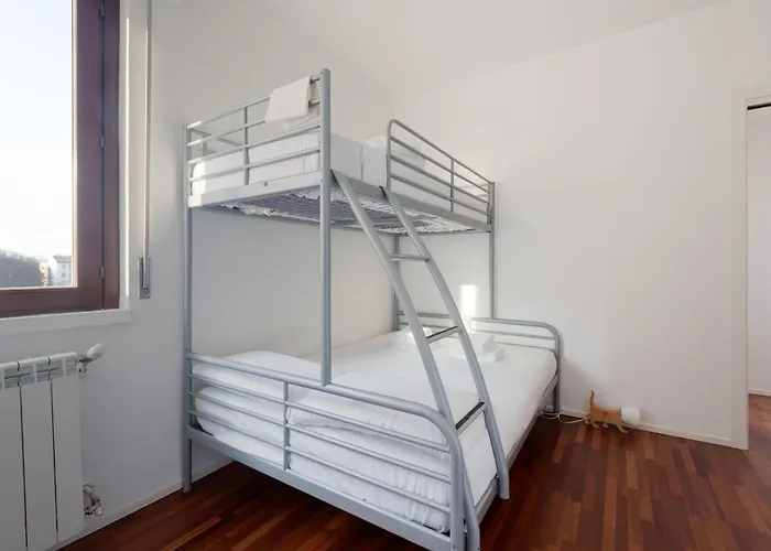 شقة Guesthost - Modern With Balcony Near Niguarda Hospital ميلان
