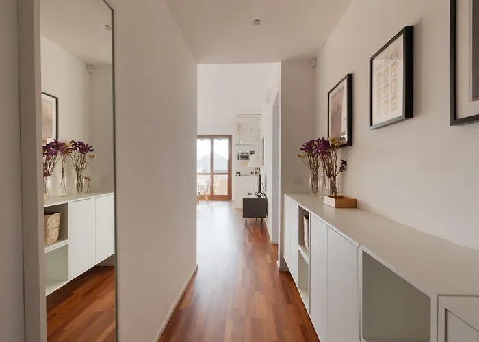 Lejlighed Guesthost - Modern With Balcony Near Niguarda Hospital *