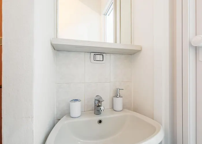 Guesthost - Porta Romana Tiny * Milan