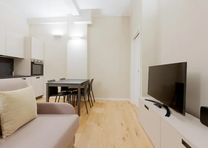 Guesthost - Primaticcio M1 Modern And Bright