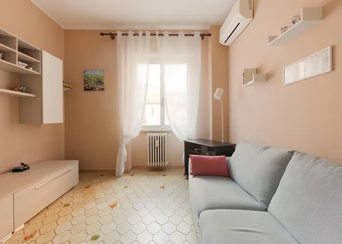 Apartamento Guesthost - With Balcony- M3 Maciachini Milán
