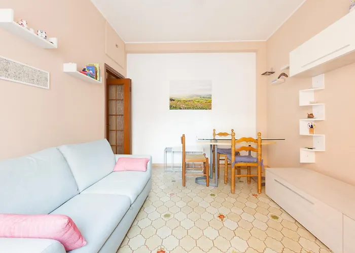 Guesthost - With Balcony- M3 Maciachini *