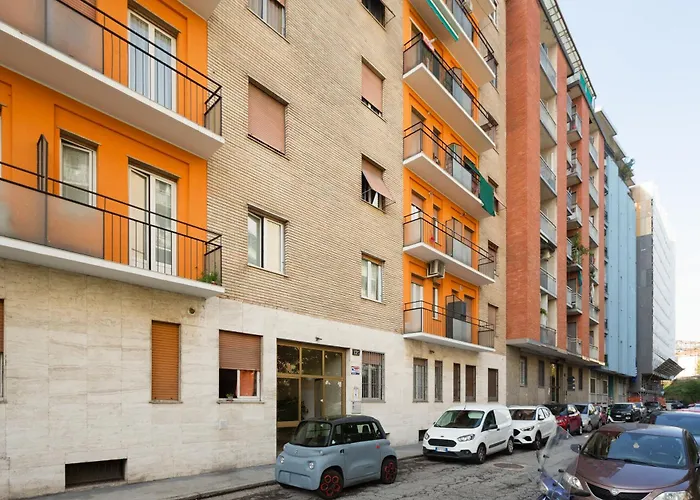 Guesthost - With Balcony- M3 Maciachini 公寓 *
