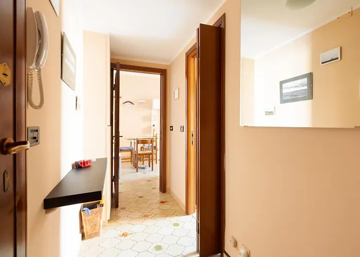 Guesthost - With Balcony- M3 Maciachini