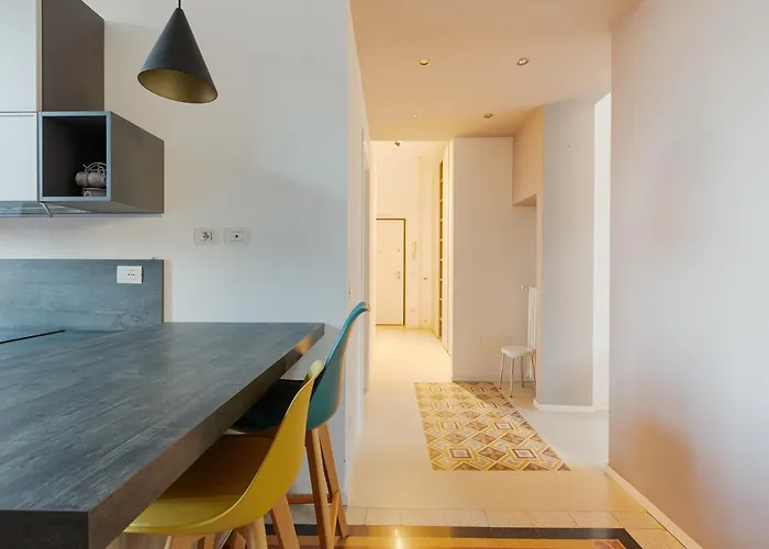 Guesthost - M4 Argonne Cosy Apartament *