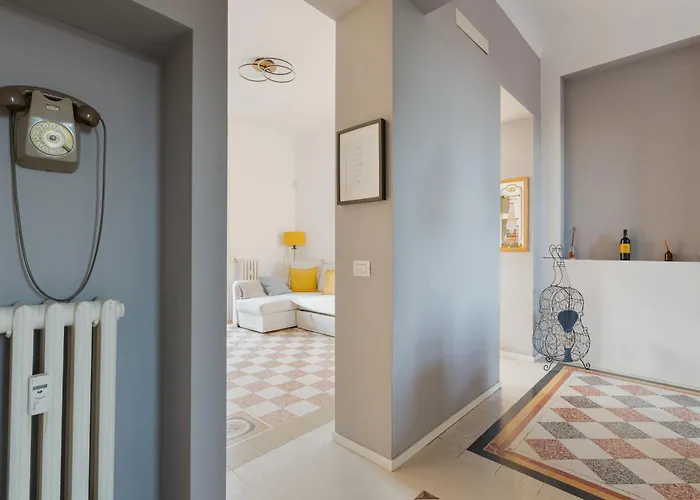 Guesthost - M4 Argonne Cosy Apartament *