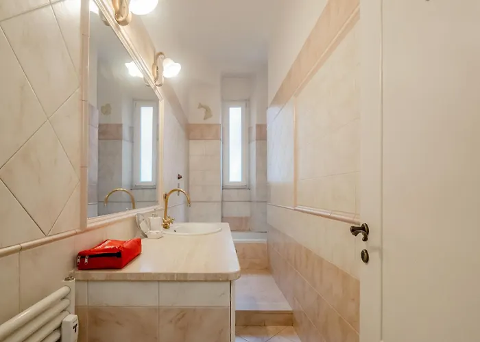 Guesthost - Corso Lodi Cozy With Balcony Apartament