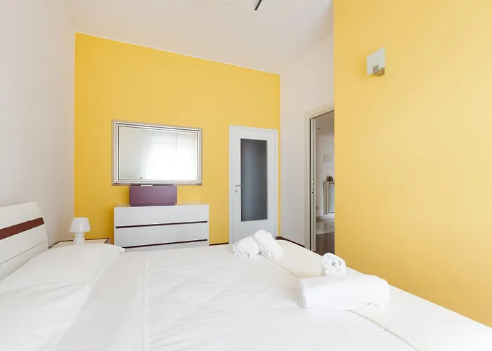 Apartment Guesthost - Gambara Balcony Mailand