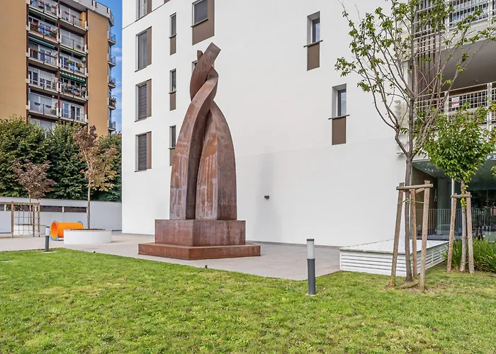 Guesthost - Brand New Renovated Terrace