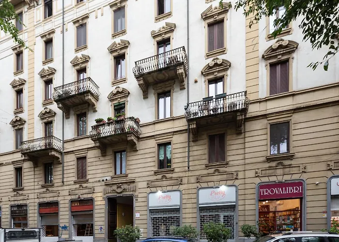 Lovely And Cosy Near Porta Romana Apartment