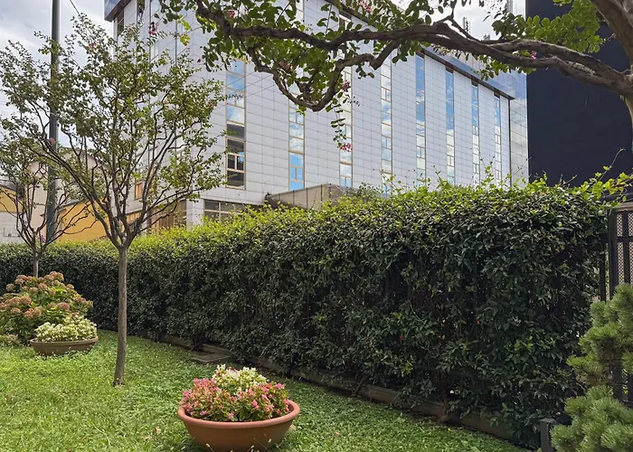 Design And Fashion - New Bright Milán