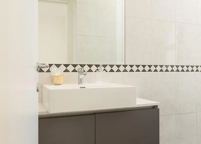 Design And Fashion - New Bright