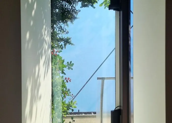 Appartamento Vytalea - Trilocale Moderno Con Patio E Doppi Servizi, Vicino M4 - Modern 2-bedroom With Patio&two Bathrooms, Near Metro M4 *