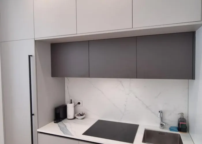 Vytalea - Trilocale Moderno Con Patio E Doppi Servizi, Vicino M4 - Modern 2-bedroom With Patio&two Bathrooms, Near Metro M4 *