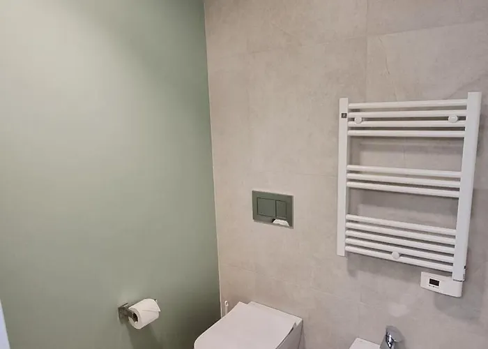 Appartamento Vytalea - Trilocale Moderno Con Patio E Doppi Servizi, Vicino M4 - Modern 2-bedroom With Patio&two Bathrooms, Near Metro M4