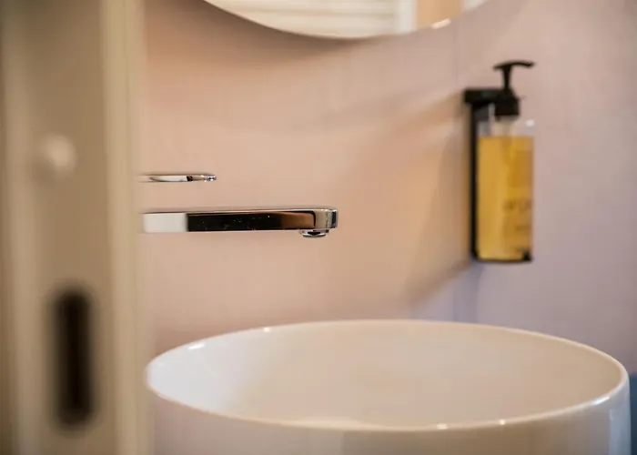 Show Mi - Rho Fiera & San Siro - Free Parking ミラノ