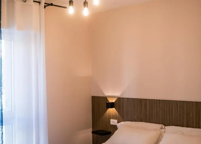 Show Mi - Rho Fiera & San Siro - Free Parking 3* ミラノ