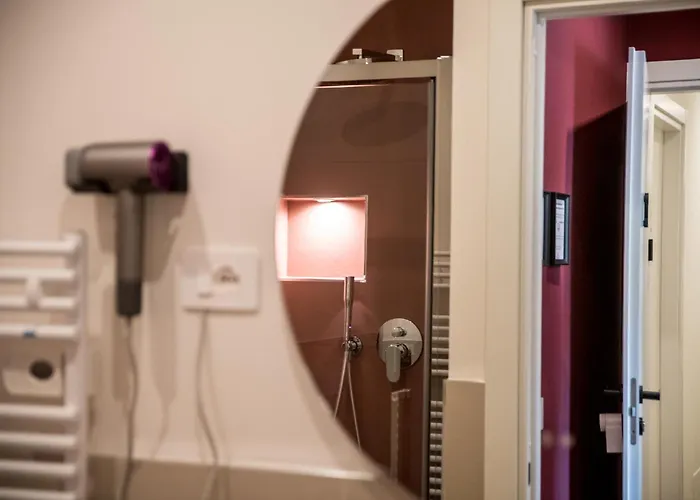 Show Mi - Rho Fiera & San Siro - Free Parking 3*