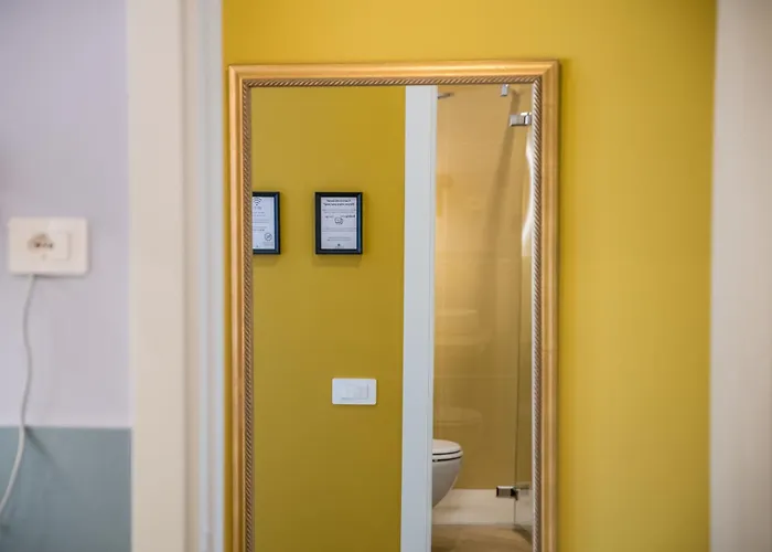 ゲストハウス Show Mi - Rho Fiera & San Siro - Free Parking 3*