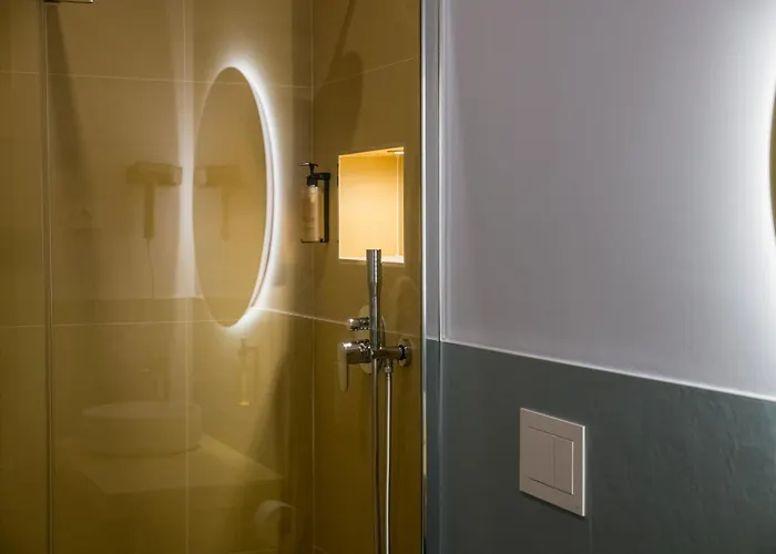 Show Mi - Rho Fiera & San Siro - Free Parking ミラノ