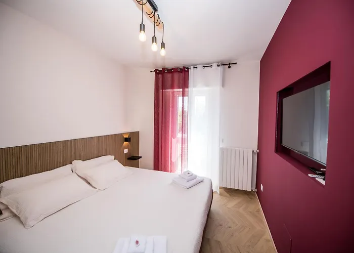 ゲストハウス Show Mi - Rho Fiera & San Siro - Free Parking 3*