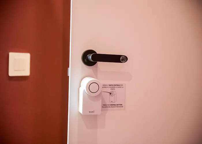 Show Mi - Rho Fiera & San Siro - Free Parking ゲストハウス ミラノ