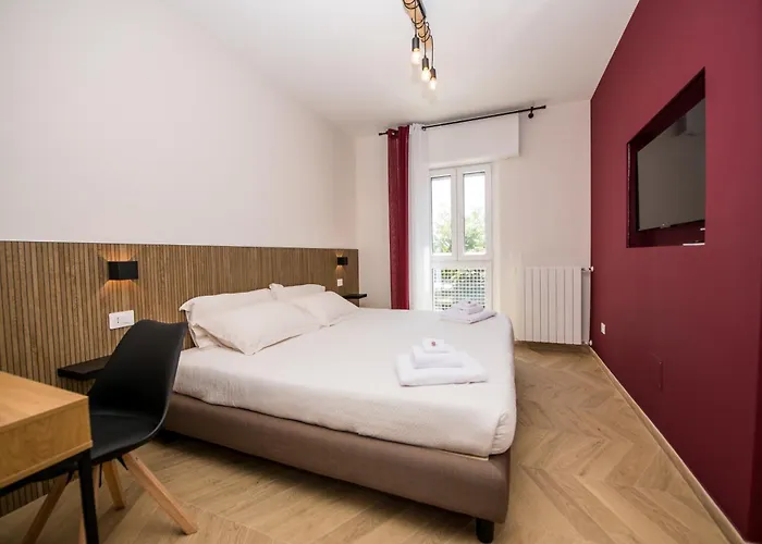 Show Mi - Rho Fiera & San Siro - Free Parking 3*