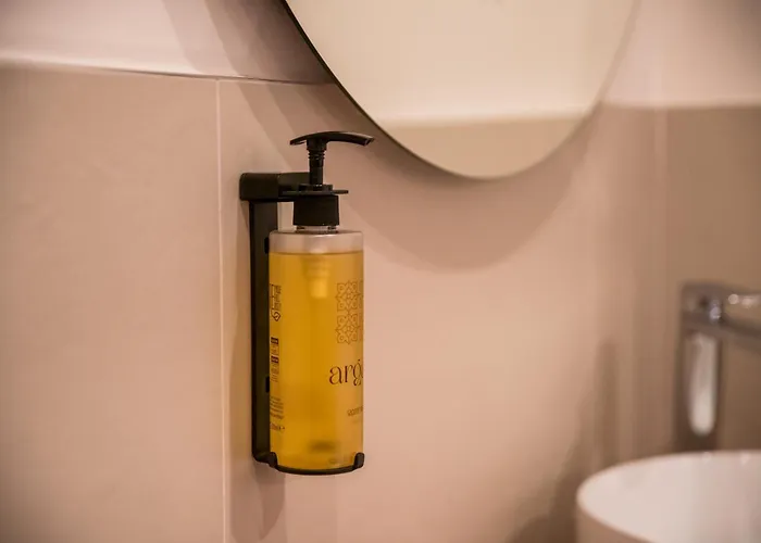 ゲストハウス Show Mi - Rho Fiera & San Siro - Free Parking