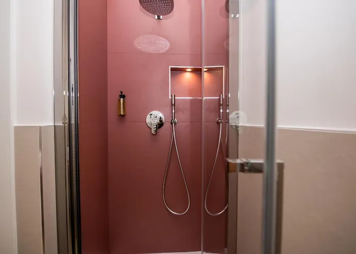 Show Mi - Rho Fiera & San Siro - Free Parking ミラノ