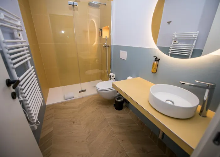 Show Mi - Rho Fiera & San Siro - Free Parking 3*