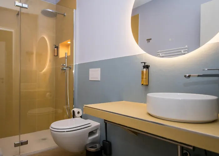 Show Mi - Rho Fiera & San Siro - Free Parking 3* ミラノ