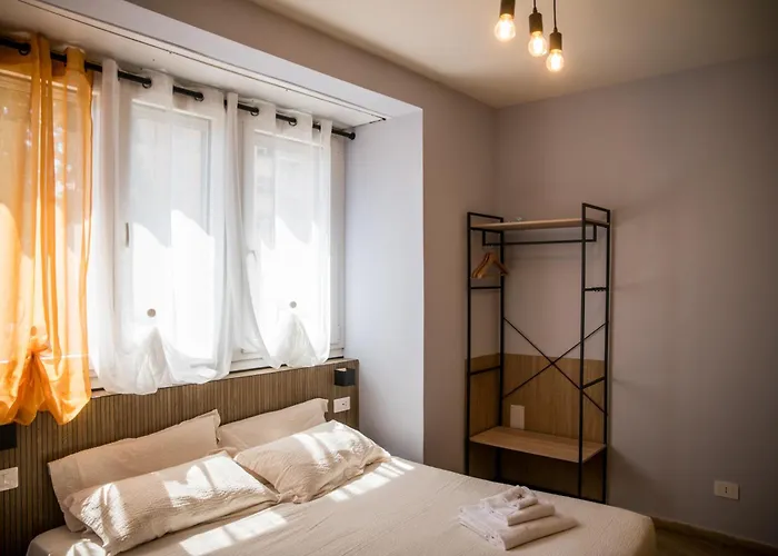 Show Mi - Rho Fiera & San Siro - Free Parking 3*