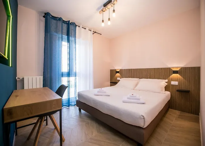 Show Mi - Rho Fiera & San Siro - Free Parking ミラノ