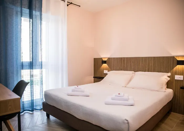 Show Mi - Rho Fiera & San Siro - Free Parking 3* ミラノ