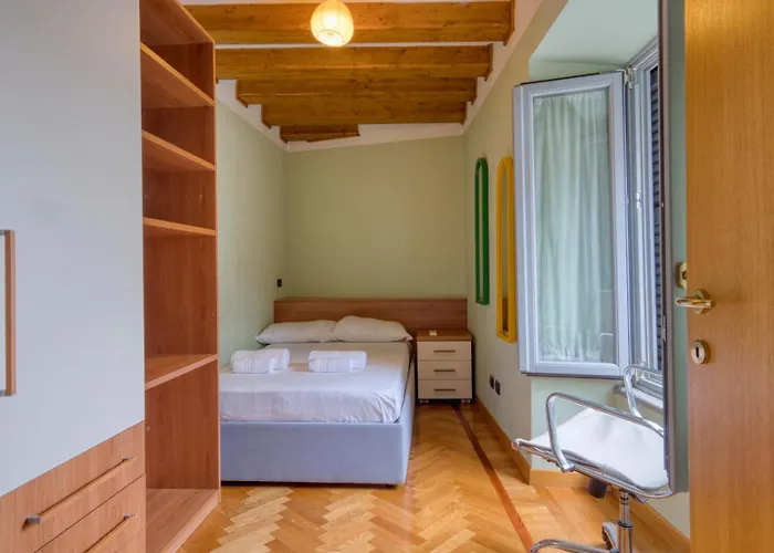 I-host - Trilocale Navigli Con Vista Darsena