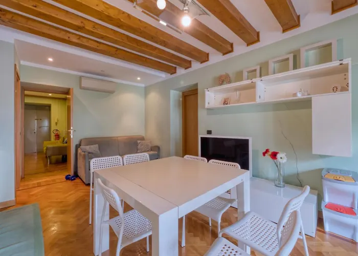 I-host - Trilocale Navigli Con Vista Darsena Milán