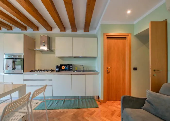 I-host - Trilocale Navigli Con Vista Darsena Milán