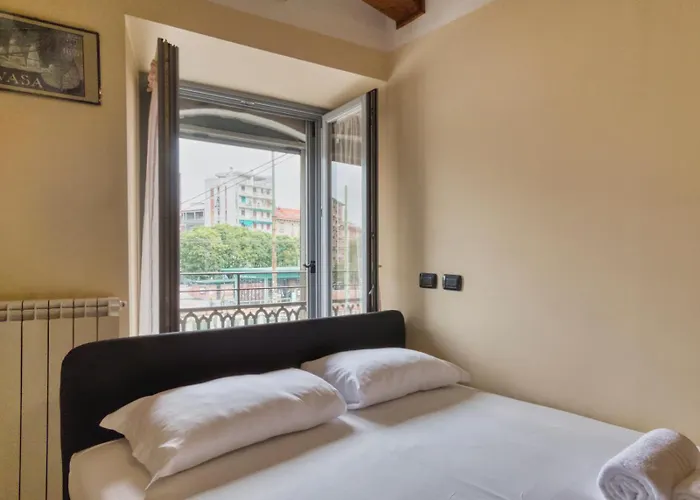 I-host - Trilocale Navigli Con Vista Darsena