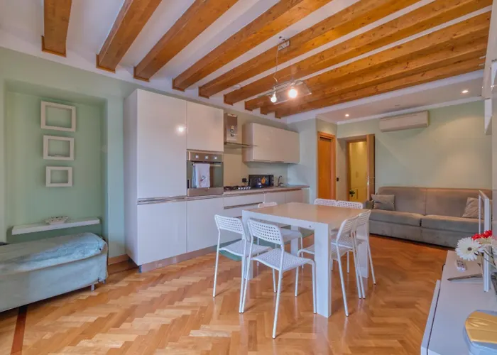 I-host - Trilocale Navigli Con Vista Darsena *