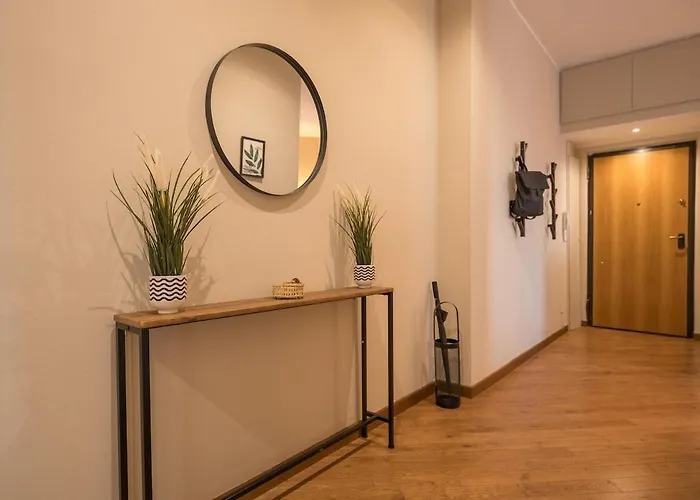 Apartment Bright & Cozy 2 Bedroom Flat 50m From M4 Stop