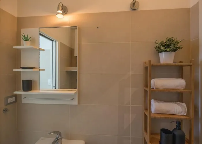 Bright & Cozy 2 Bedroom Flat 50m From M4 Stop Apartman