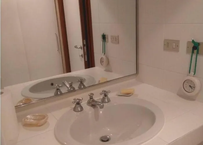 Ubytování v soukromí Accogliente Stanza Privata Con Bagno In Zona Duomo, *