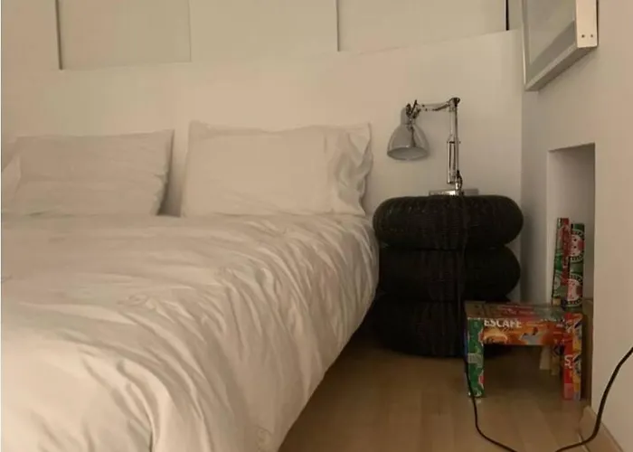 Accogliente Stanza Privata Con Bagno In Zona Duomo, Ubytování v soukromí *