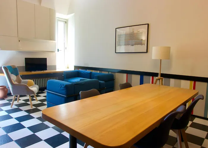 Bocconi Color Apartman *