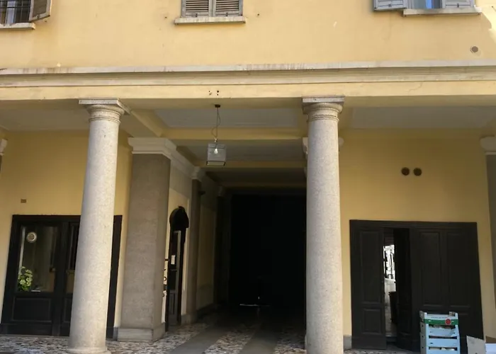 Bocconi Color Apartman *