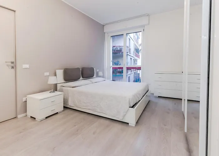 Just Urban - 2br 2 Bathrooms With Balconies -city Life & M5 Apartment Mailand