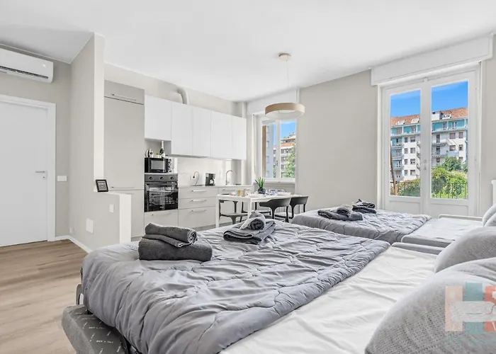 Ri9 -prada- Super Large And *