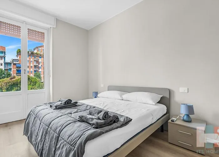 Ri9 -prada- Super Large And * Mediolan